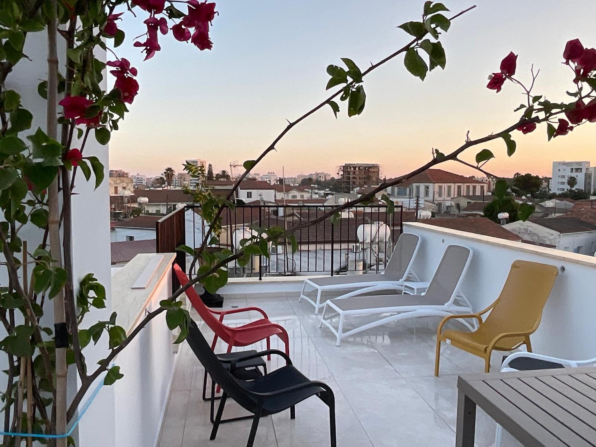 Le Voyageur By The Sea - Furnished Rooms ลาร์นาคา ภายนอก รูปภาพ