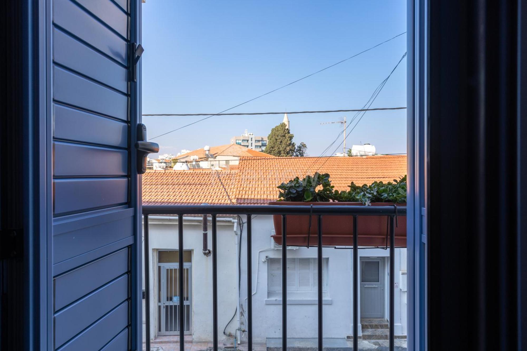 Le Voyageur By The Sea - Furnished Rooms ลาร์นาคา ภายนอก รูปภาพ