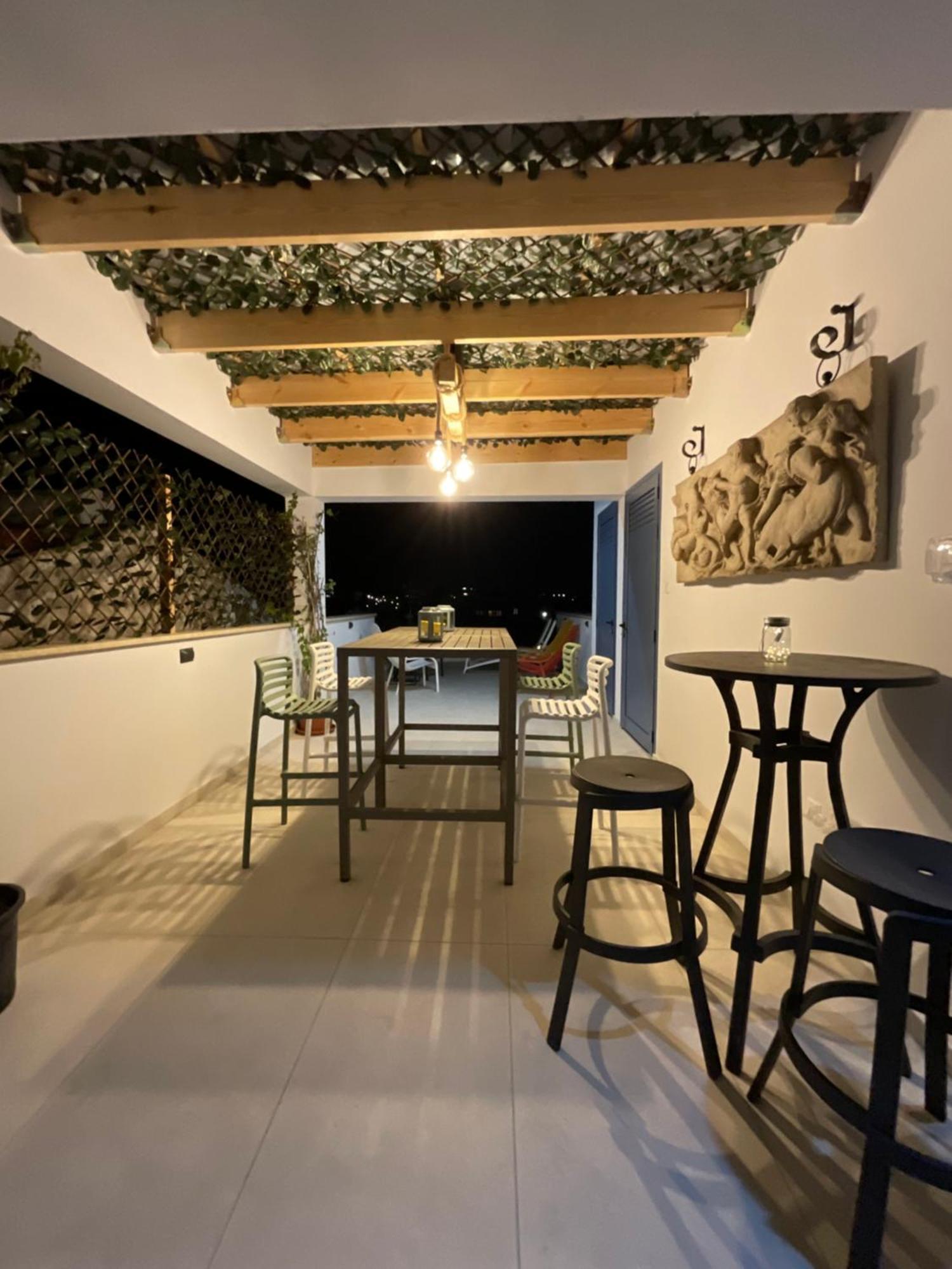 Le Voyageur By The Sea - Furnished Rooms ลาร์นาคา ภายนอก รูปภาพ