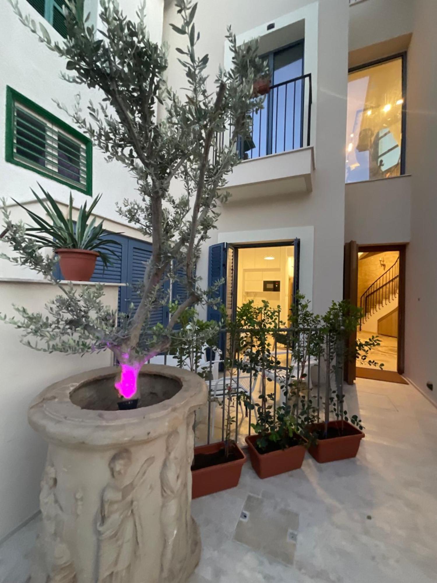 Le Voyageur By The Sea - Furnished Rooms ลาร์นาคา ภายนอก รูปภาพ