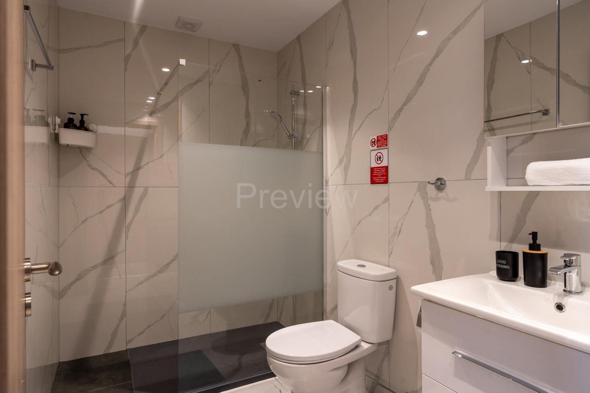 Le Voyageur By The Sea - Furnished Rooms ลาร์นาคา ภายนอก รูปภาพ