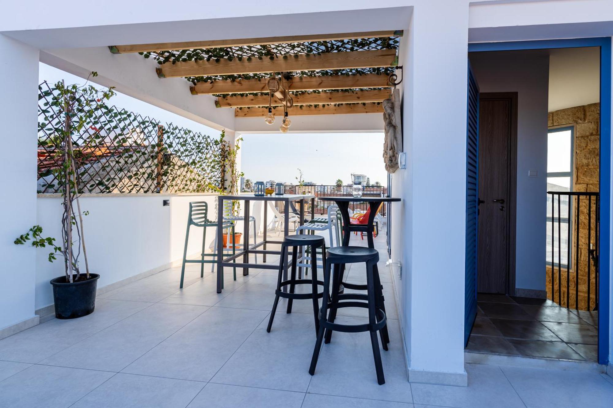 Le Voyageur By The Sea - Furnished Rooms ลาร์นาคา ภายนอก รูปภาพ