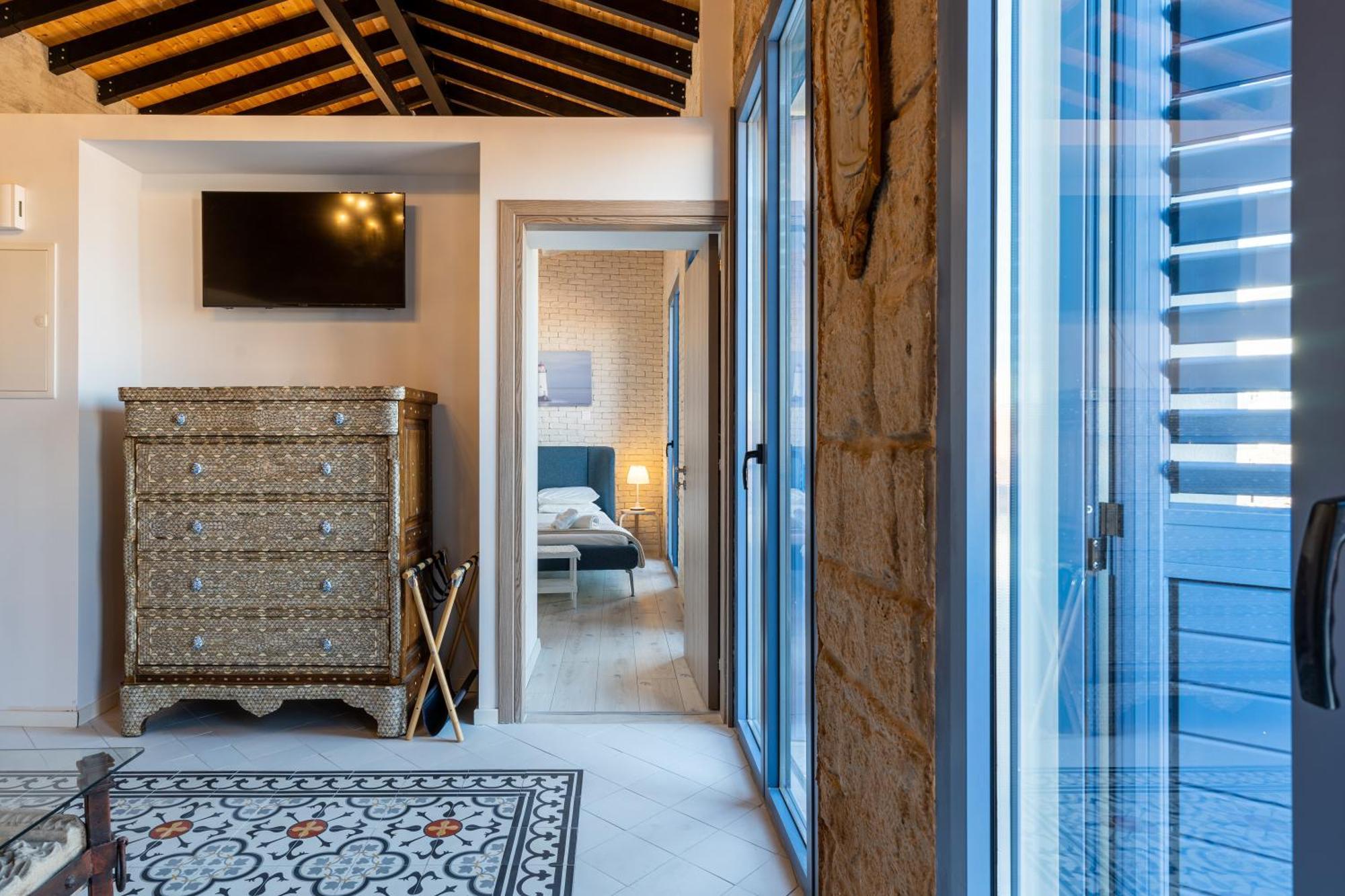 Le Voyageur By The Sea - Furnished Rooms ลาร์นาคา ภายนอก รูปภาพ