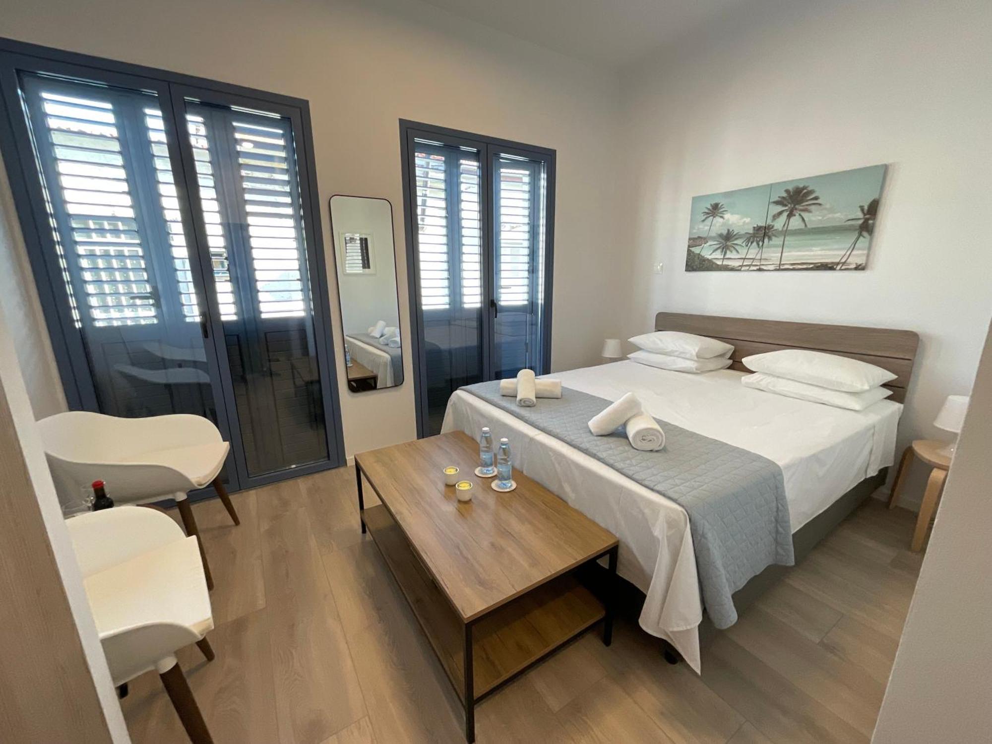 Le Voyageur By The Sea - Furnished Rooms ลาร์นาคา ภายนอก รูปภาพ