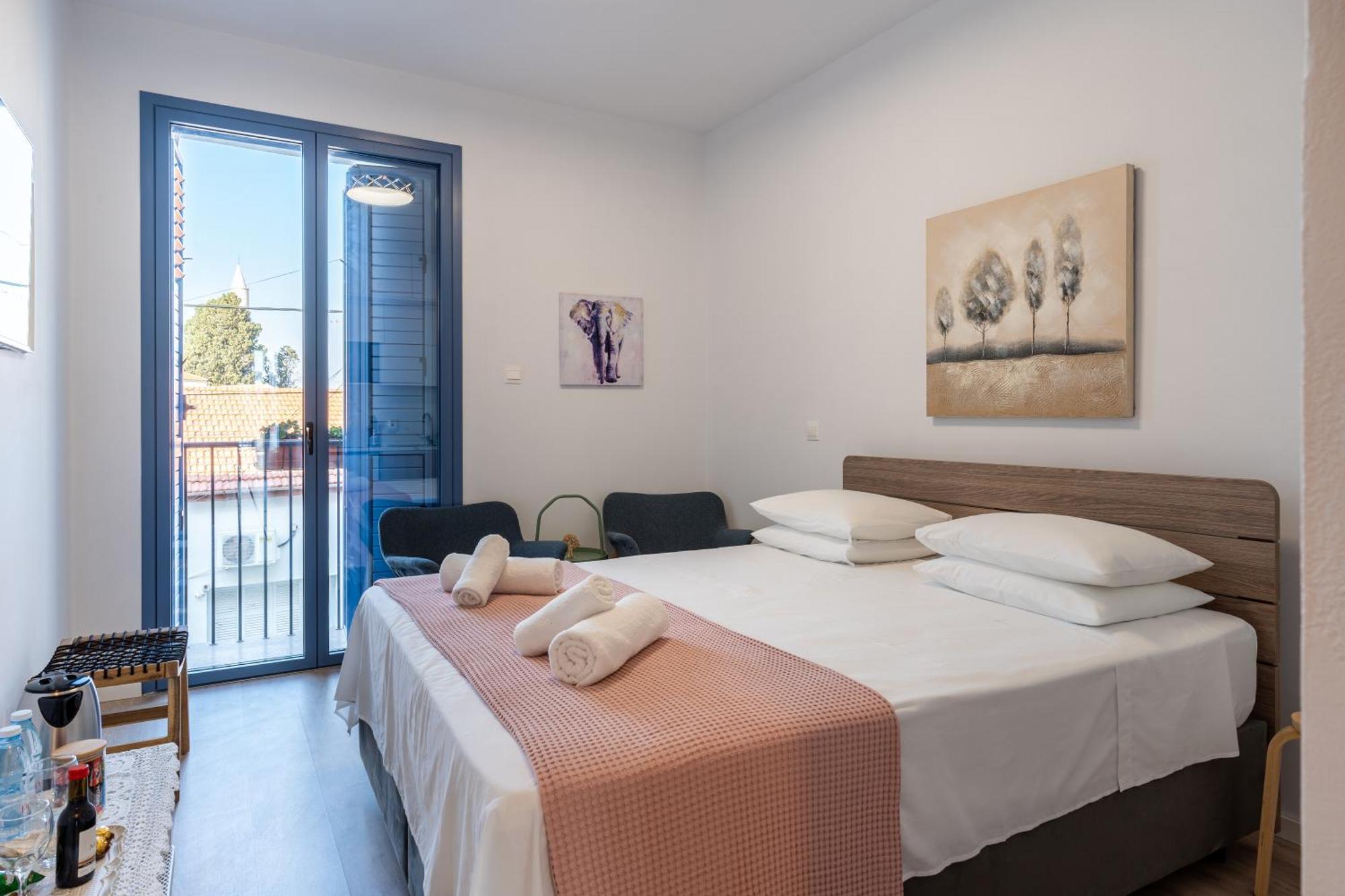 Le Voyageur By The Sea - Furnished Rooms ลาร์นาคา ภายนอก รูปภาพ