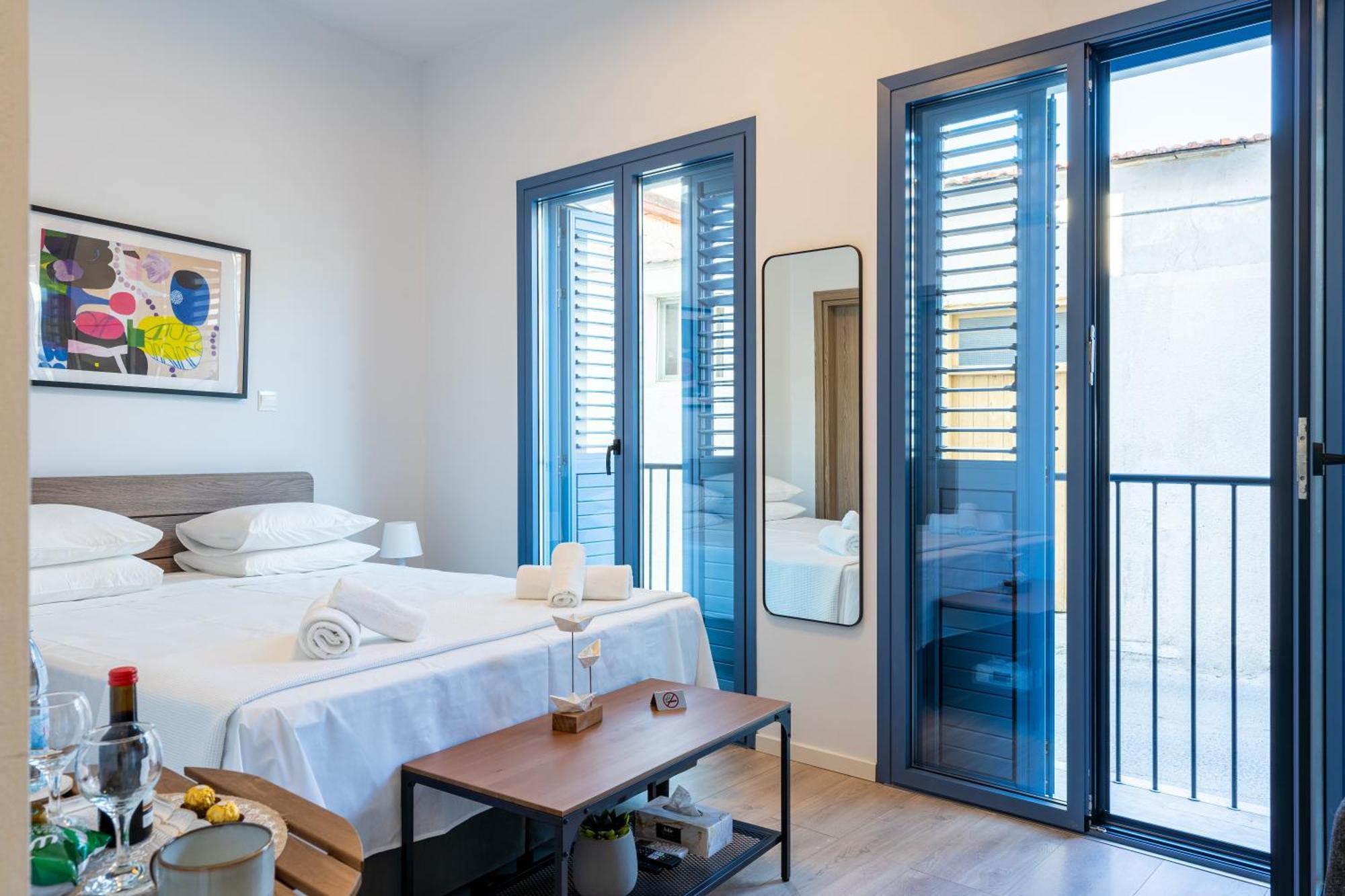 Le Voyageur By The Sea - Furnished Rooms ลาร์นาคา ภายนอก รูปภาพ
