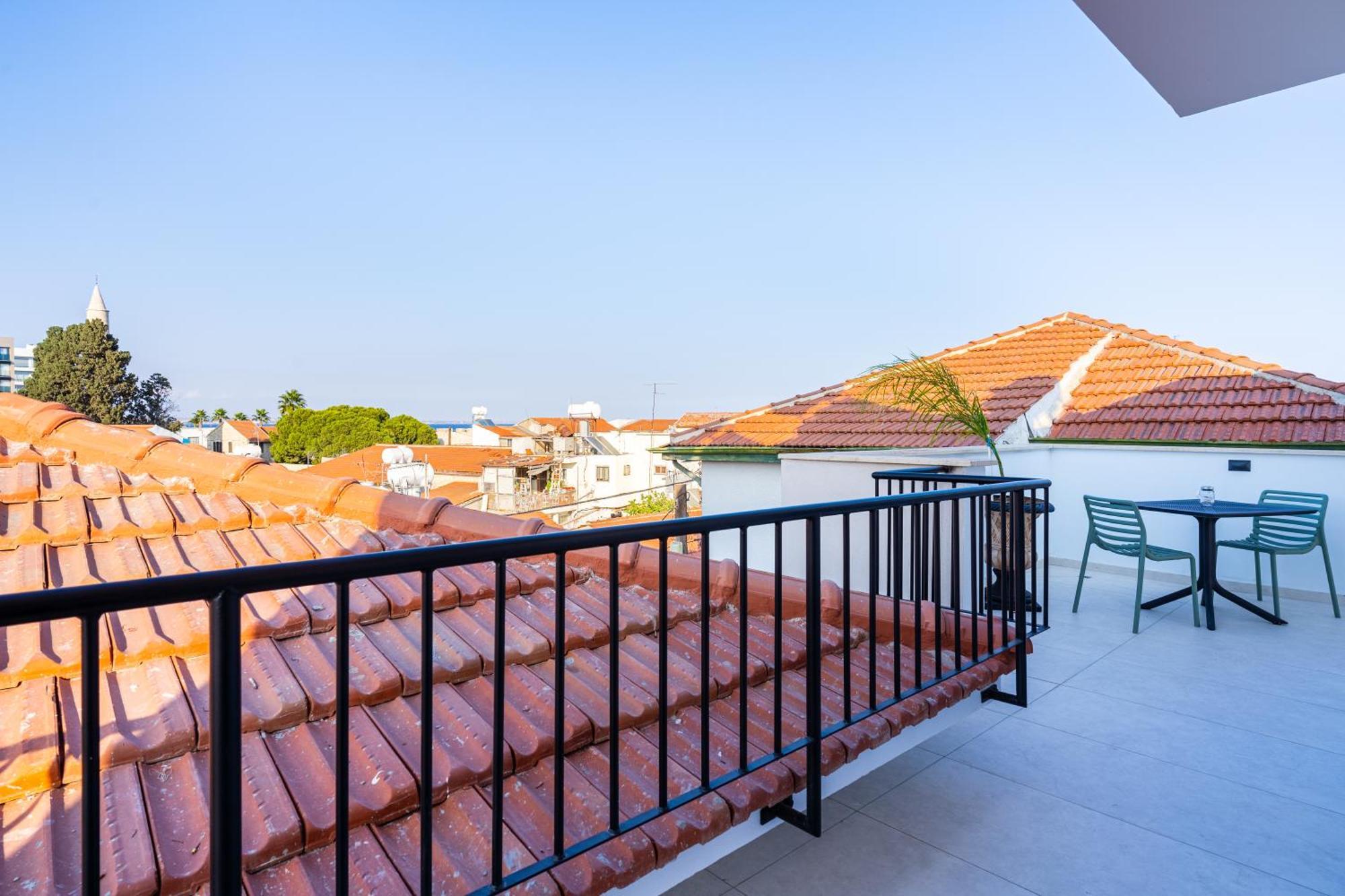 Le Voyageur By The Sea - Furnished Rooms ลาร์นาคา ภายนอก รูปภาพ