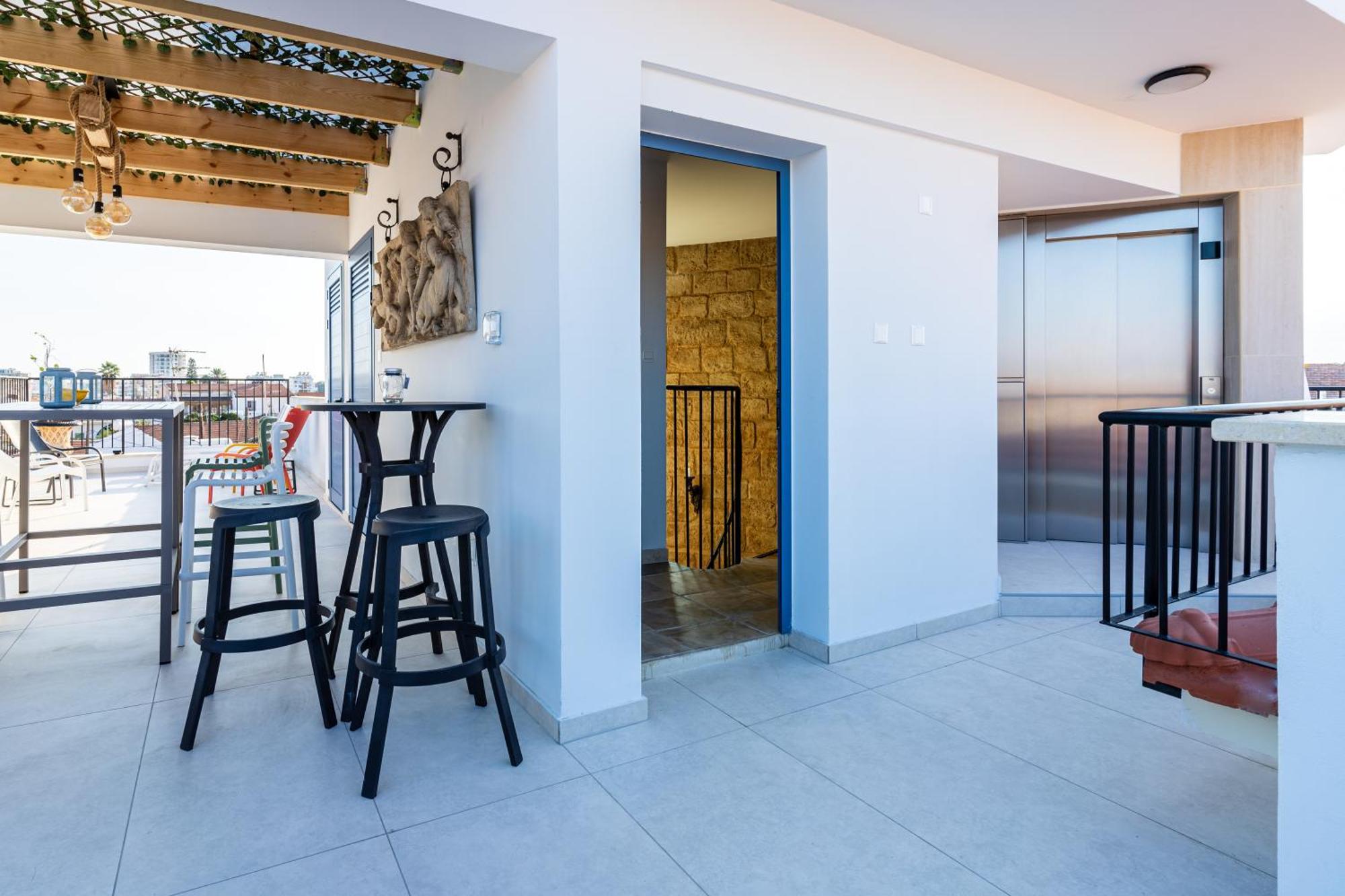 Le Voyageur By The Sea - Furnished Rooms ลาร์นาคา ภายนอก รูปภาพ